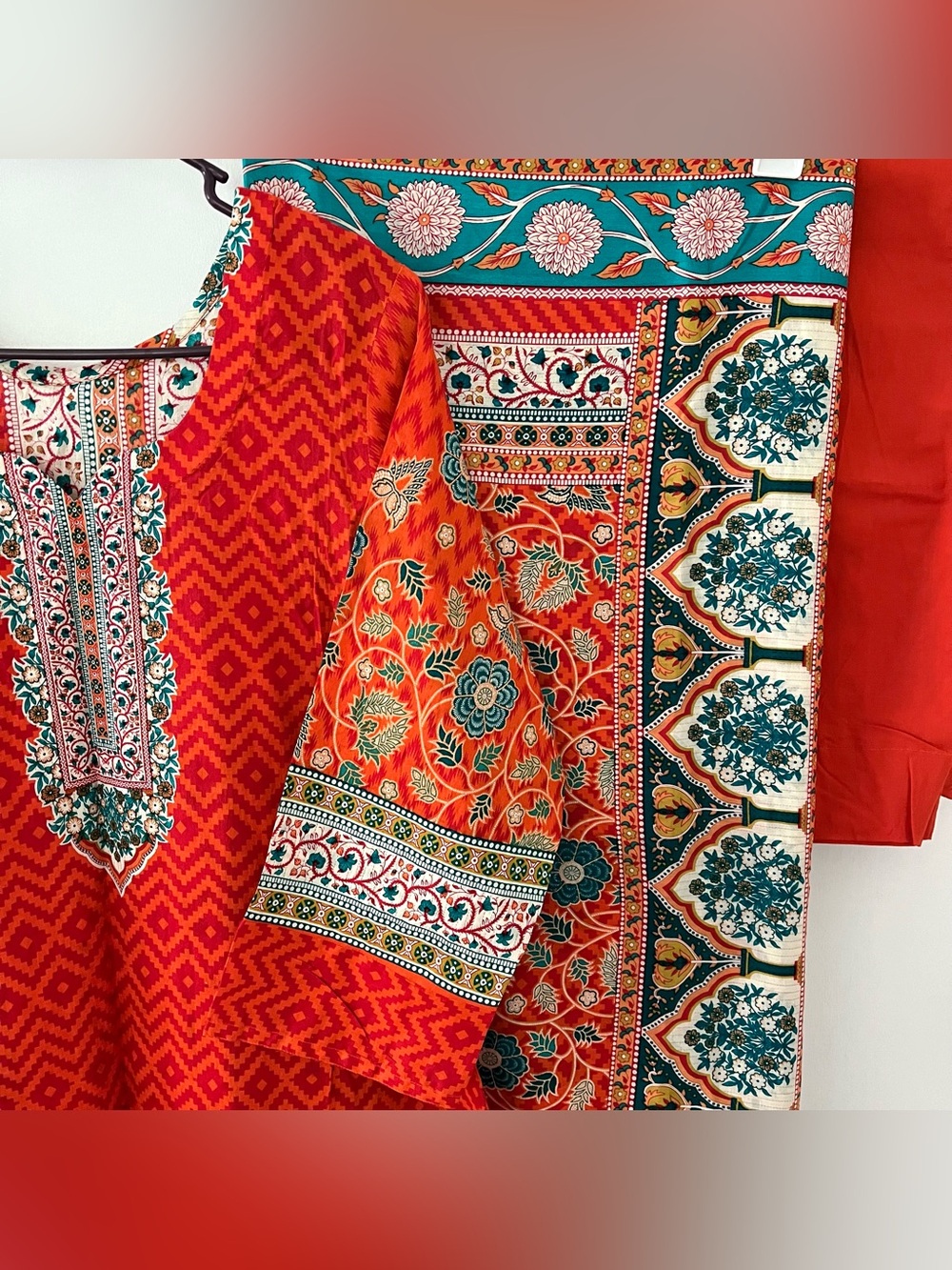 NEW Floral Print Lawn Shalwar Kameez - Picture 6 of 12
